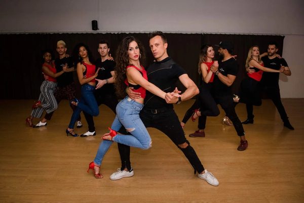 Découvrez la passion de la bachata à paris : rejoignez-nous !